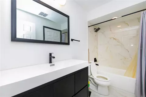 Bath - 3981 Hickory Tree Rd, Saint Cloud, FL 34772 photo 2 of 3