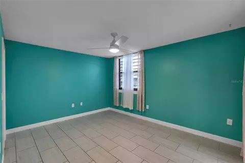 Bedroom - 511 Lakeside Dr #511, Bradenton, FL 34210 photo 2 of 3
