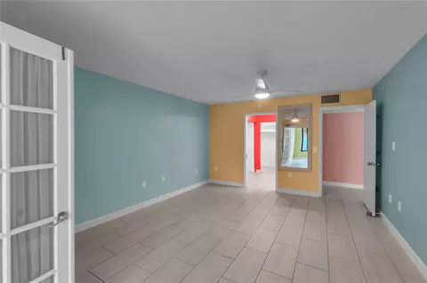 Living - 511 Lakeside Dr #511, Bradenton, FL 34210 photo 7 of 8