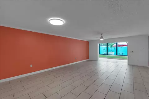 Living - 511 Lakeside Dr #511, Bradenton, FL 34210 photo 3 of 8