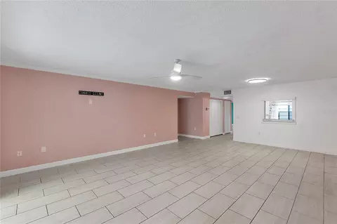 Living - 511 Lakeside Dr #511, Bradenton, FL 34210 photo 6 of 8