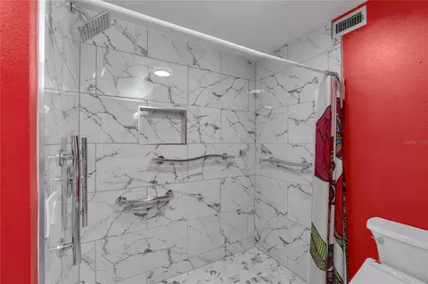 Bath - 511 Lakeside Dr #511, Bradenton, FL 34210 photo 1 of 2