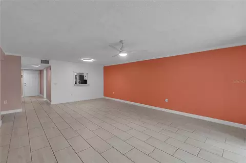Living - 511 Lakeside Dr #511, Bradenton, FL 34210 photo 5 of 8