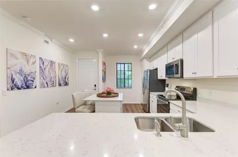 Kitchen - 17520 Gawthrop Dr #304, Bradenton, FL 34211 photo 4 of 6