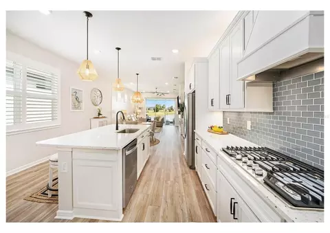 Kitchen - 10418 Spring Tide Way, Parrish, FL 34219 photo 2 of 4