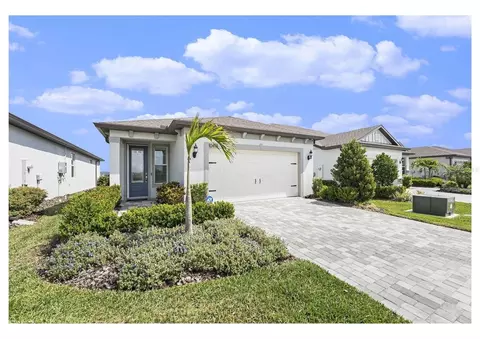 Exterior - 10418 Spring Tide Way, Parrish, FL 34219 photo 3 of 9