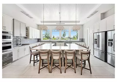 Kitchen - 10418 Spring Tide Way, Parrish, FL 34219 photo 4 of 4