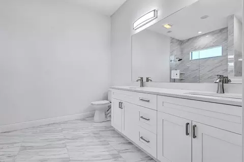 Bath - 1911 148th Ct E, Bradenton, FL 34212 photo 4 of 12