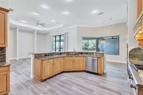 Kitchen - 1911 148th Ct E, Bradenton, FL 34212 photo 3 of 5