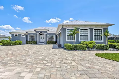 Exterior - 1911 148th Ct E, Bradenton, FL 34212 photo 2 of 9