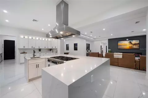 Kitchen - 20307 74th Ave E, Bradenton, FL 34202 photo 5 of 13