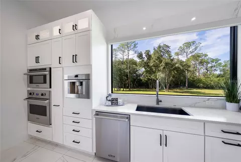 Kitchen - 20307 74th Ave E, Bradenton, FL 34202 photo 7 of 13