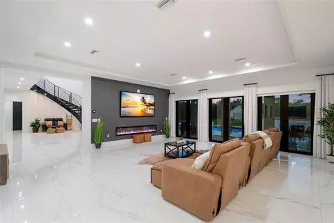 Living - 20307 74th Ave E, Bradenton, FL 34202 photo 5 of 6