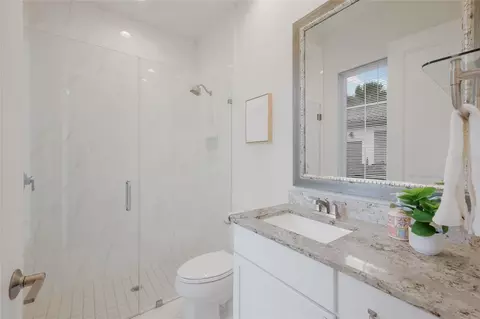 Bath - 11412 Harbourside Ln, Parrish, FL 34219 photo 3 of 5