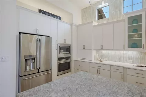 Kitchen - 11412 Harbourside Ln, Parrish, FL 34219 photo 5 of 7