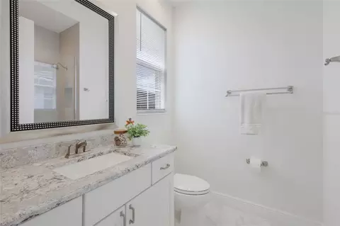 Bath - 11412 Harbourside Ln, Parrish, FL 34219 photo 4 of 5