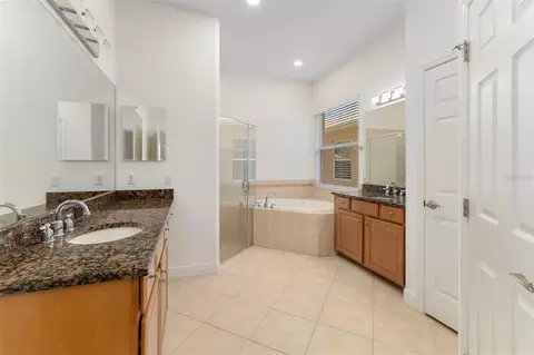 Bath - 3628 Summerwind Cir, Bradenton, FL 34209 photo 1 of 7
