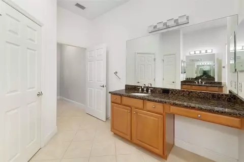 Bath - 3628 Summerwind Cir, Bradenton, FL 34209 photo 3 of 7