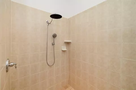 Bath - 3628 Summerwind Cir, Bradenton, FL 34209 photo 2 of 7