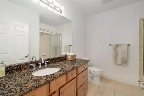 Bath - 3628 Summerwind Cir, Bradenton, FL 34209 photo 4 of 7