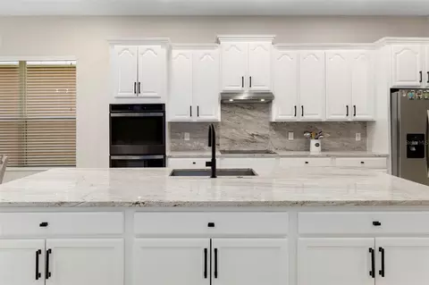 Kitchen - 3628 Summerwind Cir, Bradenton, FL 34209 photo 4 of 5