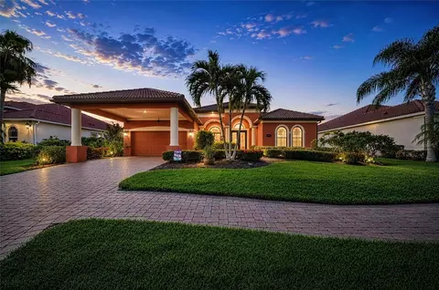 545 Mast Dr, Bradenton, FL 34208