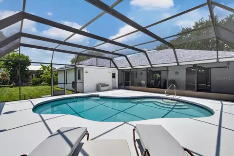 Exterior - 3316 46th Plz E, Bradenton, FL 34203 photo 7 of 15