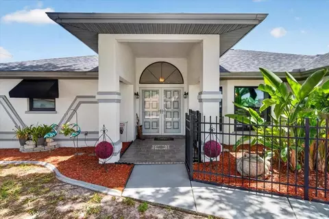 Exterior - 3316 46th Plz E, Bradenton, FL 34203 photo 3 of 15