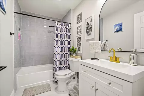 Bath - 11816 Dunster Ln, Parrish, FL 34219 photo 1 of 2