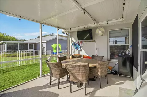Exterior - 11816 Dunster Ln, Parrish, FL 34219 photo 5 of 10