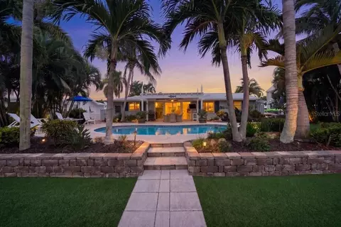 Exterior - 520 69th St, Holmes Beach, FL 34217 photo 9 of 25