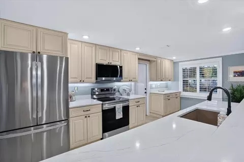Kitchen - 520 69th St, Holmes Beach, FL 34217 photo 7 of 7