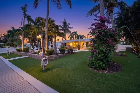 Exterior - 520 69th St, Holmes Beach, FL 34217 photo 8 of 25