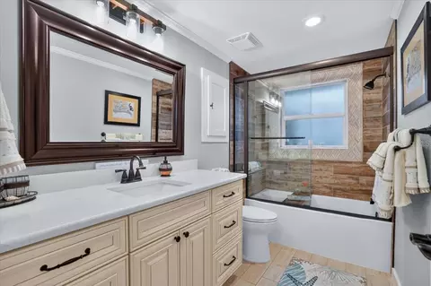 Bath - 520 69th St, Holmes Beach, FL 34217 photo 1 of 6