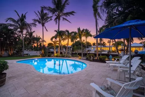 Exterior - 520 69th St, Holmes Beach, FL 34217 photo 13 of 25