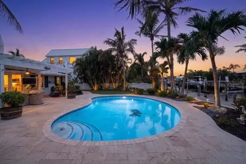 Exterior - 520 69th St, Holmes Beach, FL 34217 photo 12 of 25