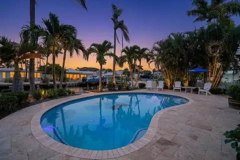 Exterior - 520 69th St, Holmes Beach, FL 34217 photo 16 of 25