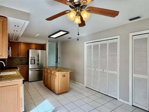 Kitchen - 4720 Peridia Blvd E, Bradenton, FL 34203 photo 2 of 3