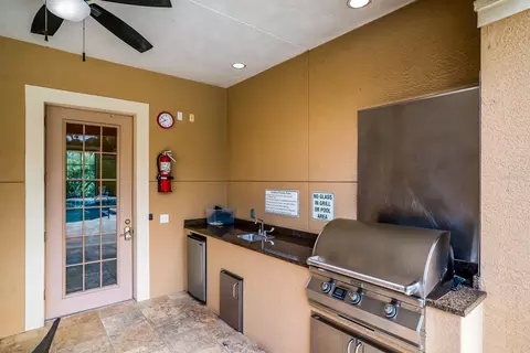 Kitchen - 11802 Crawford Parrish Ln, Parrish, FL 34219 photo 6 of 6
