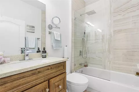 Bath - 3111 43rd Ave E, Bradenton, FL 34208 photo 3 of 3