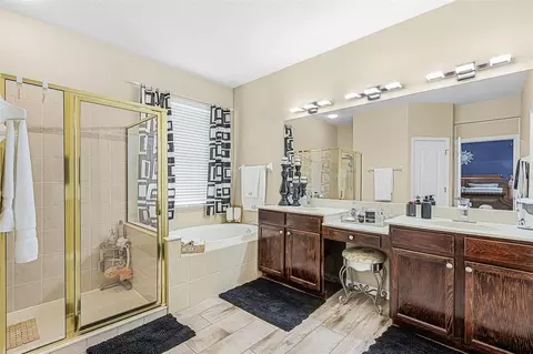 Bath - 3111 43rd Ave E, Bradenton, FL 34208 photo 2 of 3