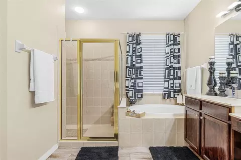 Bath - 3111 43rd Ave E, Bradenton, FL 34208 photo 1 of 3