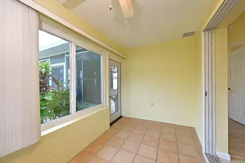 Exterior - 4427 Murfield Dr E, Bradenton, FL 34203 photo 4 of 8