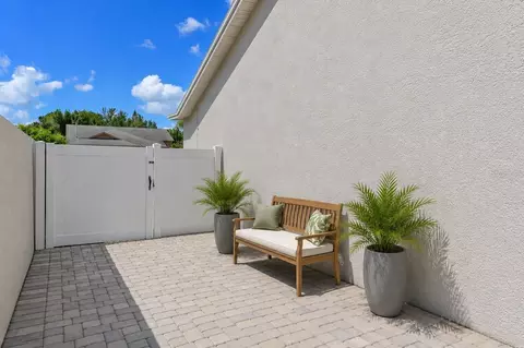 Exterior - 4427 Murfield Dr E, Bradenton, FL 34203 photo 5 of 8