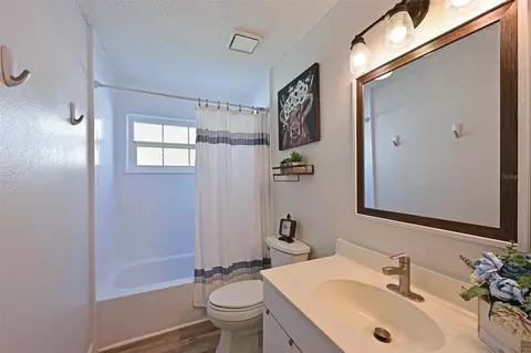 Bath - 4427 Murfield Dr E, Bradenton, FL 34203 photo 2 of 2