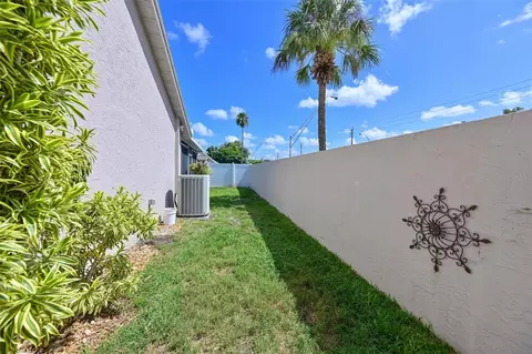 Exterior - 4427 Murfield Dr E, Bradenton, FL 34203 photo 6 of 8