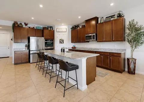 Kitchen - 6322 116th Ave E, Parrish, FL 34219 photo 3 of 6