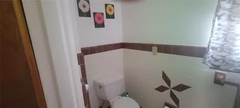 Bath - 1223 57th Ave E, Bradenton, FL 34203 photo 1 of 1