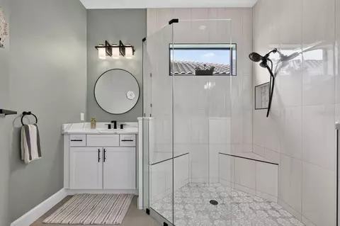 Bath - 13916 Messina Loop, Bradenton, FL 34211 photo 2 of 3