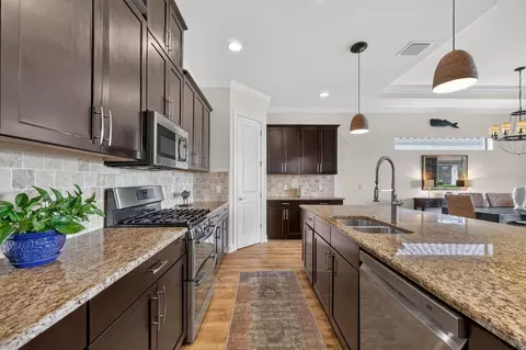 Kitchen - 13916 Messina Loop, Bradenton, FL 34211 photo 3 of 4